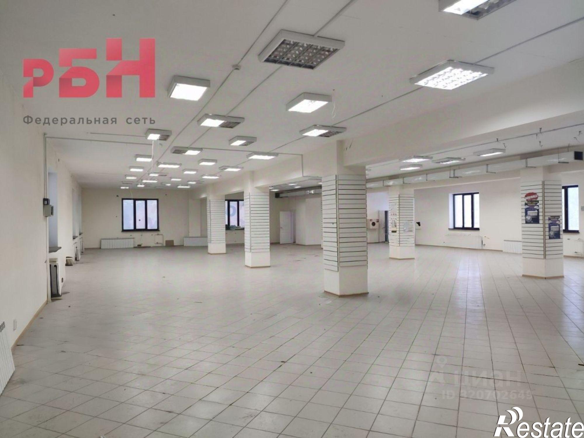 Сдать торговое помещение за 200 000 рублей на Берёзовское шоссе, 3