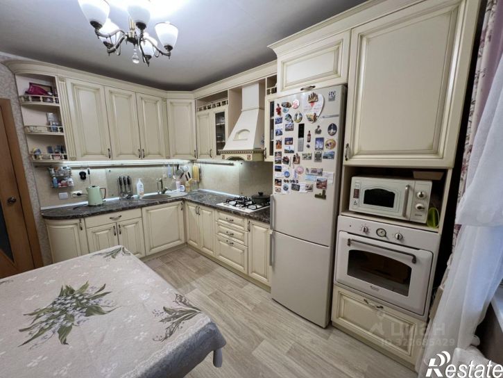 3-комн квартира улица Энергетиков, 11Б,  д. 11Б