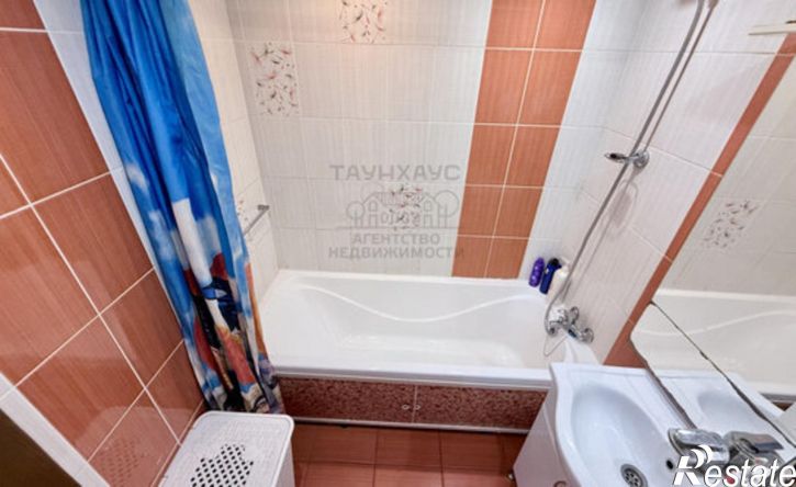 4-комн квартира улица Нефтяников, 14,  д. 14