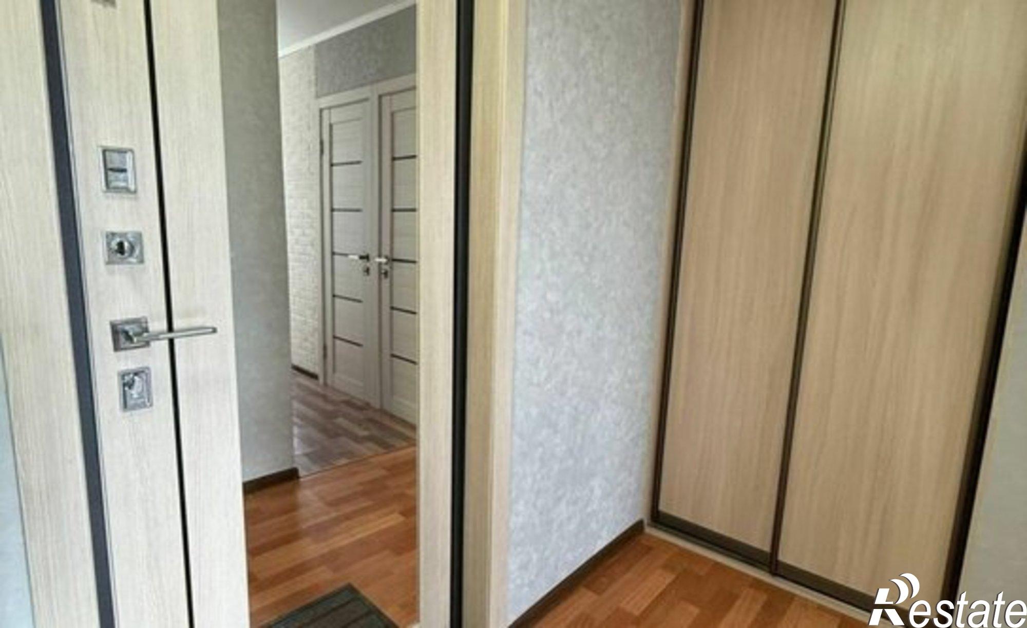 Купить квартиру за 3 370 000 рублей на ул Социалистическая, 75В