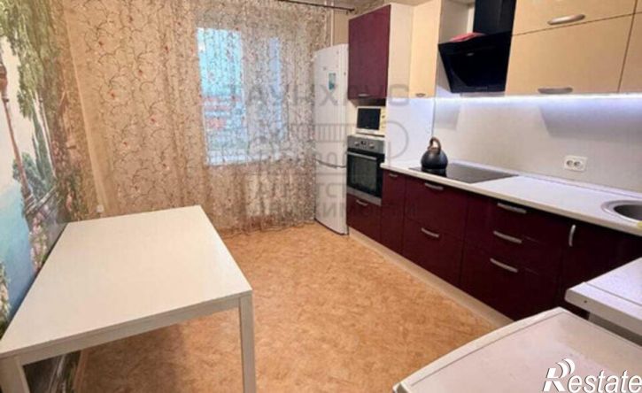 3-комн квартира улица Декабристов, 11,  д. 11