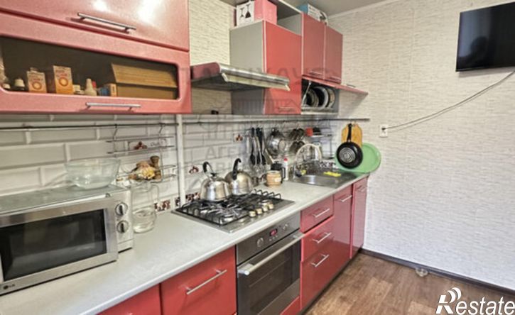 4-комн квартира улица Дзержинского, 6,  д. 6