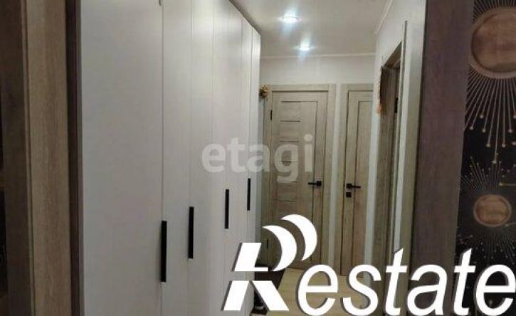 4-комн квартира улица Строителей, 61,  д. 61