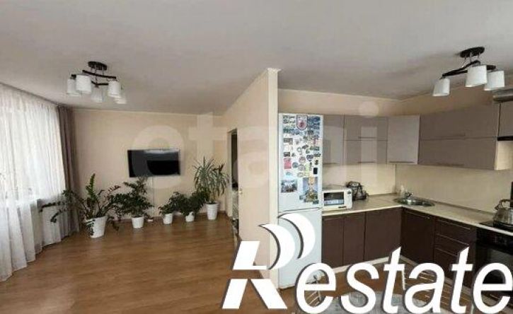 4-комн квартира улица Строителей, 81Б,  д. 81Б