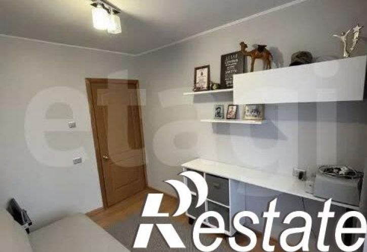 4-комн квартира улица Строителей, 81Б,  д. 81Б
