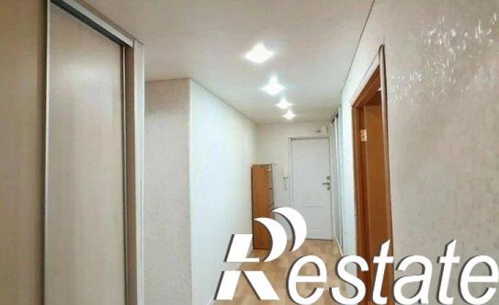 4-комн квартира улица Строителей, 59,  д. 59